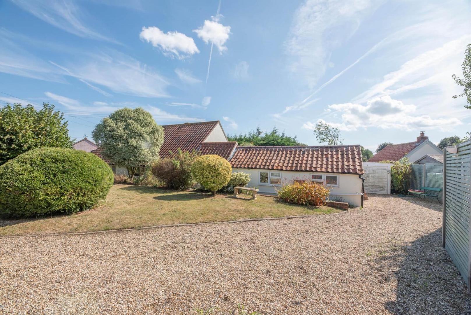 Saxon Cottage, Friston Экстерьер фото